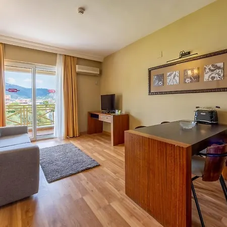 Club Cettia Aparthotel *